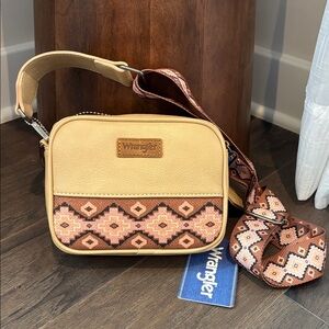Wrangler Aztec Guitar print strap & accents, vegan leather,1 compartment,zip top